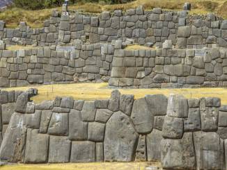 cusco-SACSAYHUAMAN.jpg