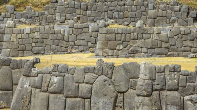 cusco-SACSAYHUAMAN.jpg