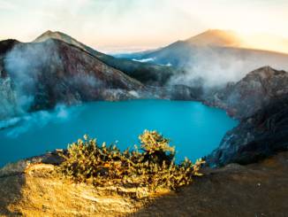 kawah-ijen.jpg