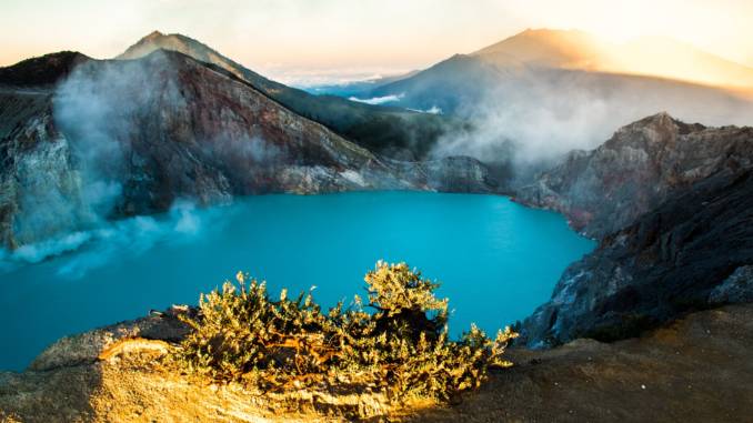 kawah-ijen.jpg