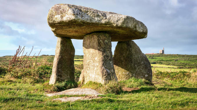 66075609_m dolmen.jpg