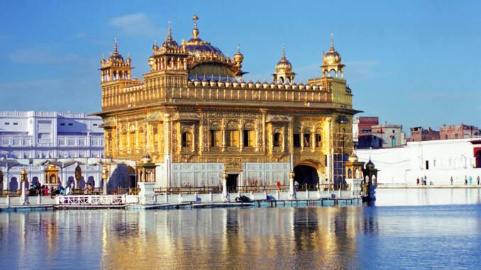 shutterstock_12338446 złota-świątynia-amristar.jpg
