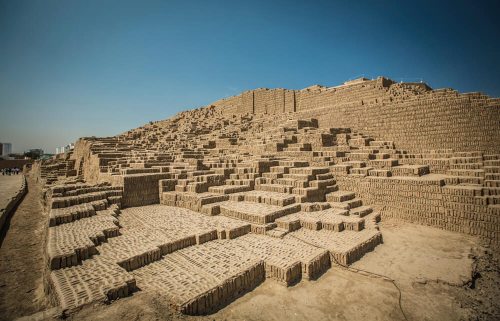 huaca-pucllana.jpg